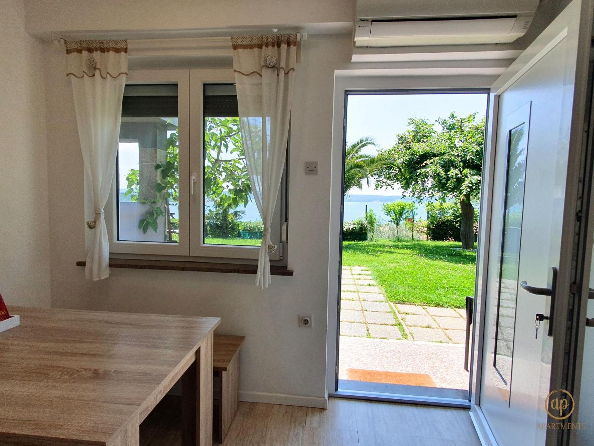 Apartment With Seaview And Garden For 6 Portorož Exteriér fotografie