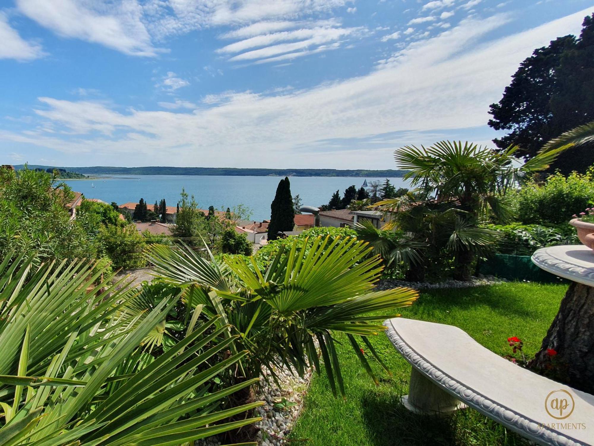 Apartment With Seaview And Garden For 6 Portorož Exteriér fotografie