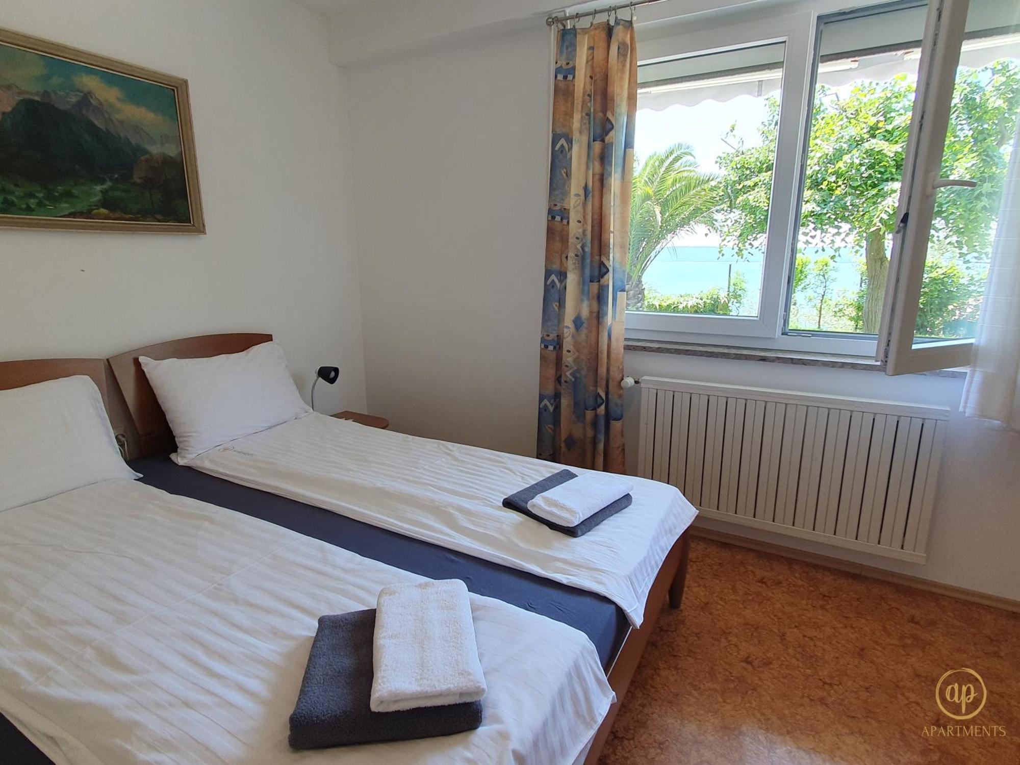 Apartment With Seaview And Garden For 6 Portorož Exteriér fotografie